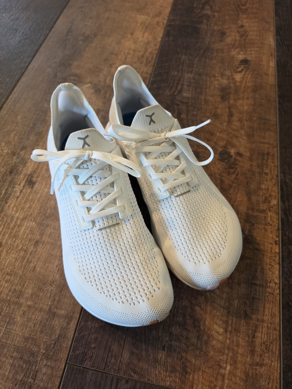 Flux Footwear white knit running shoes athletic sneakers